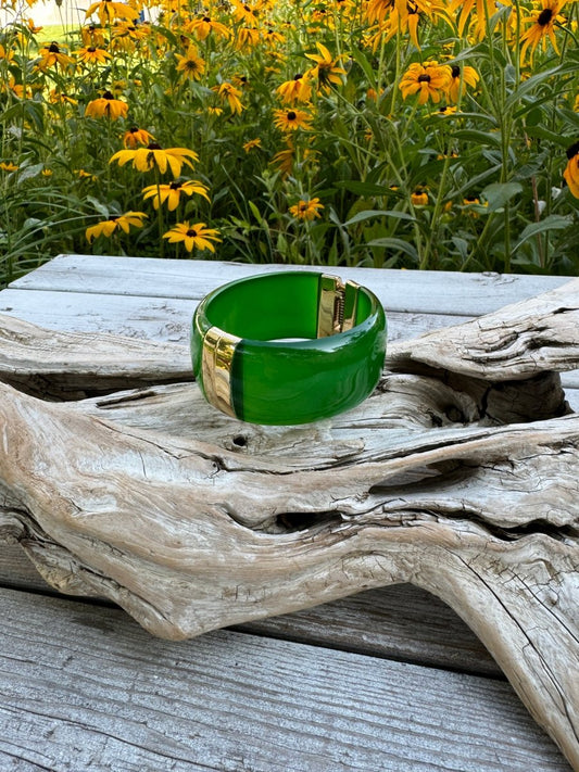 Green Plastic Bangle Bracelet - Dirty30 Vintage