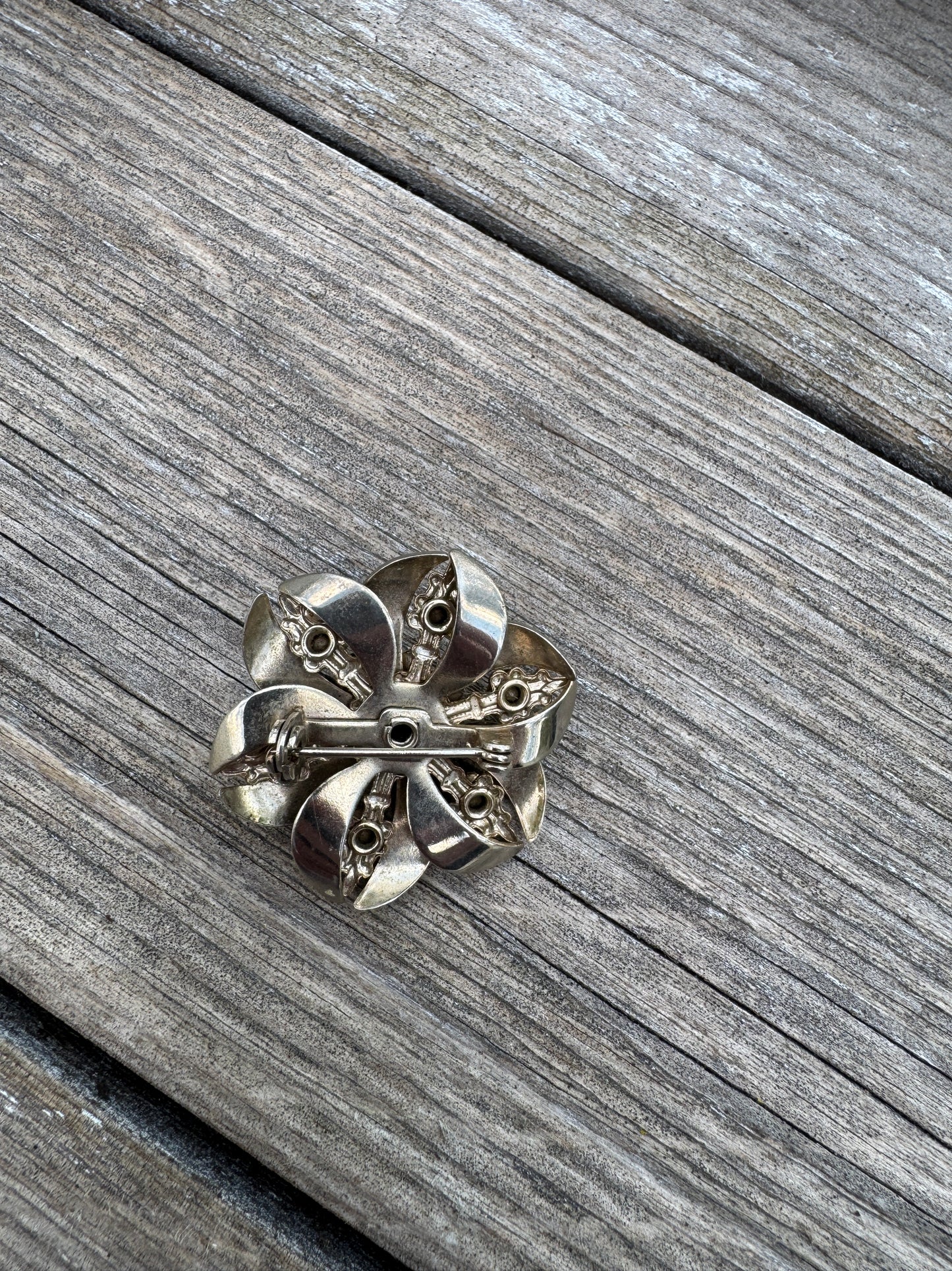 1940s Green Glass Floral Brooch - Very Good Condition