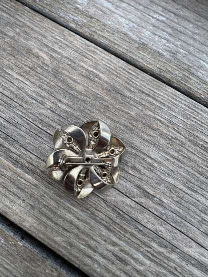 1940s Green Glass Floral Brooch - Very Good Condition
