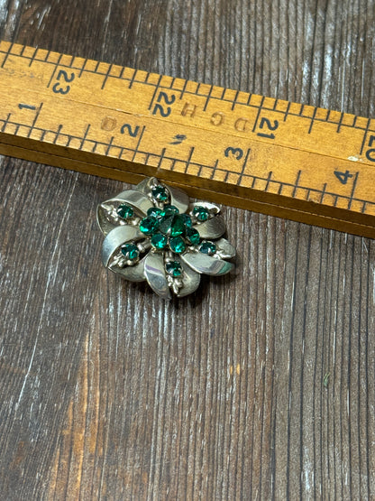 1940s Green Glass Floral Brooch - Very Good Condition