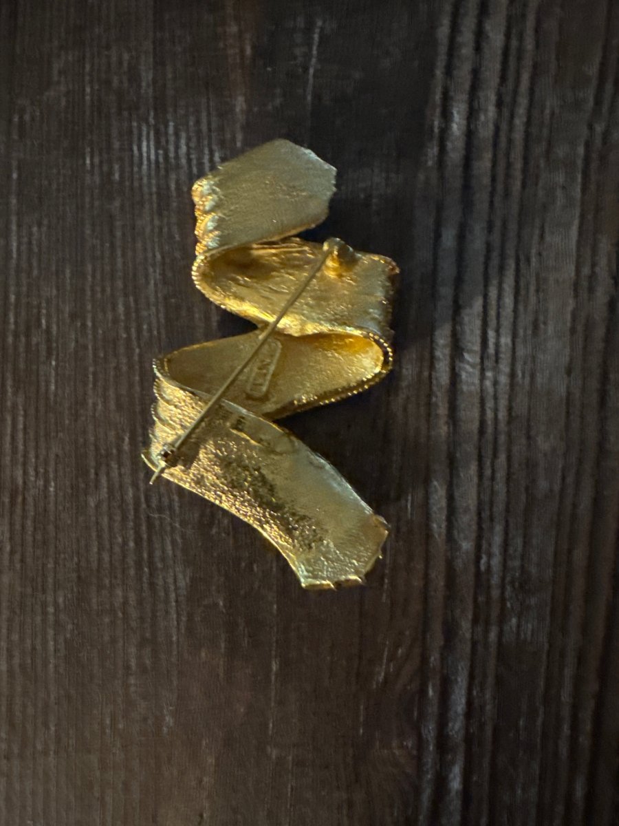 Ivana Trump Ribbon Brooch - Dirty30 Vintage