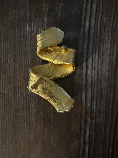 Ivana Trump Ribbon Brooch - Dirty30 Vintage