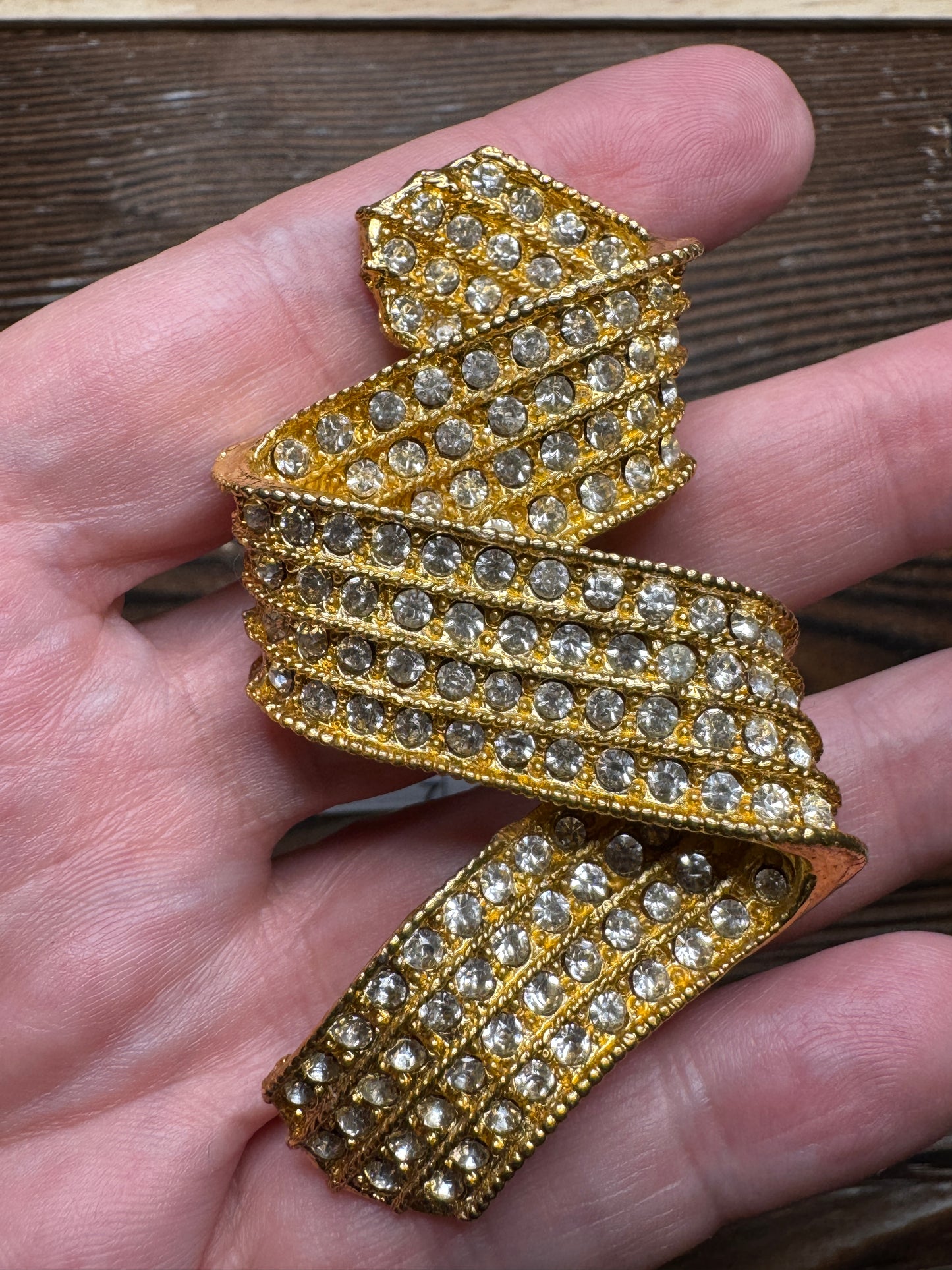 Vintage Ivana Rhinestone Ribbon Bow Brooch Pin Gold Tone Large Pave