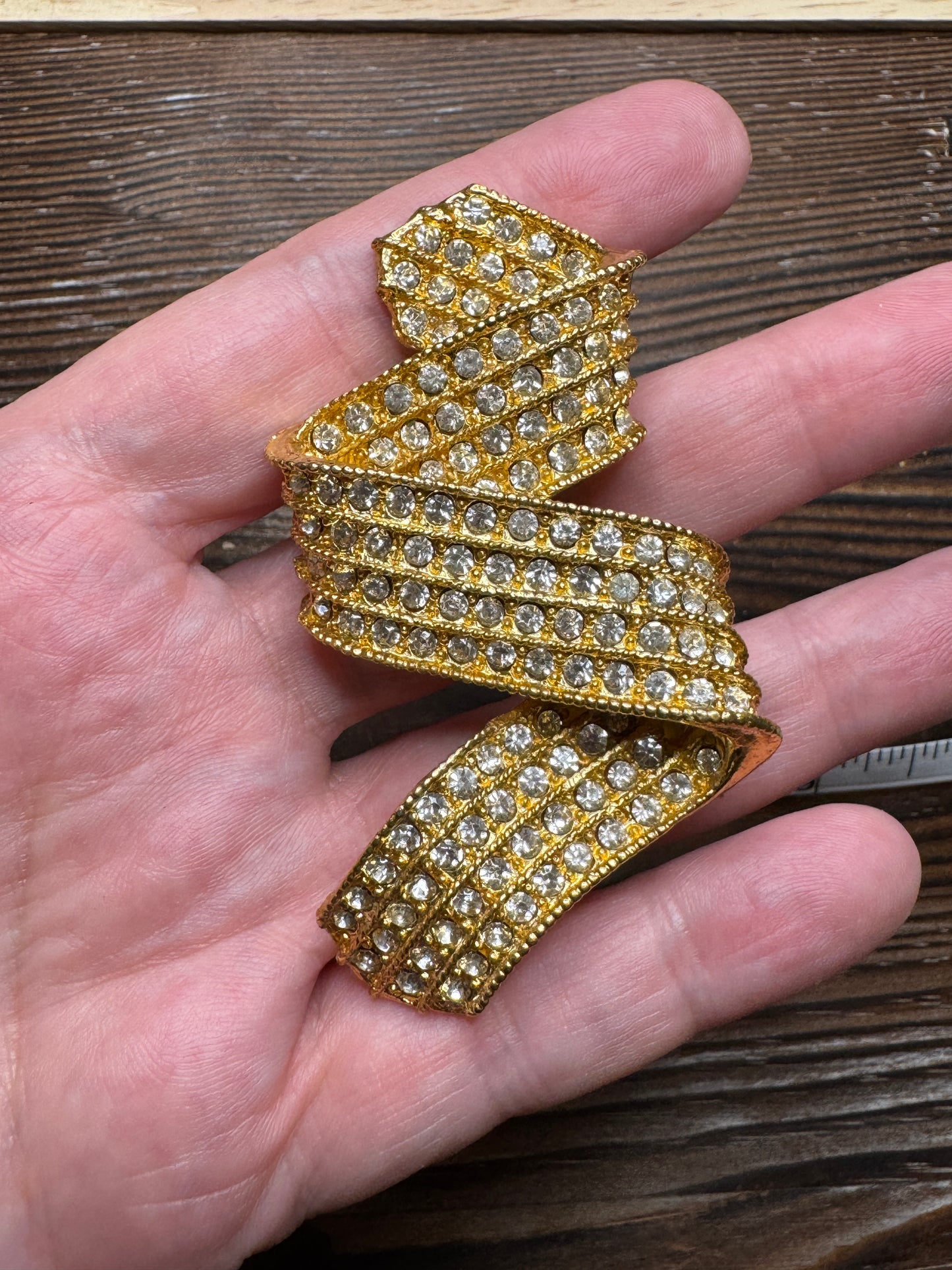 Vintage Ivana Rhinestone Ribbon Bow Brooch Pin Gold Tone Large Pave