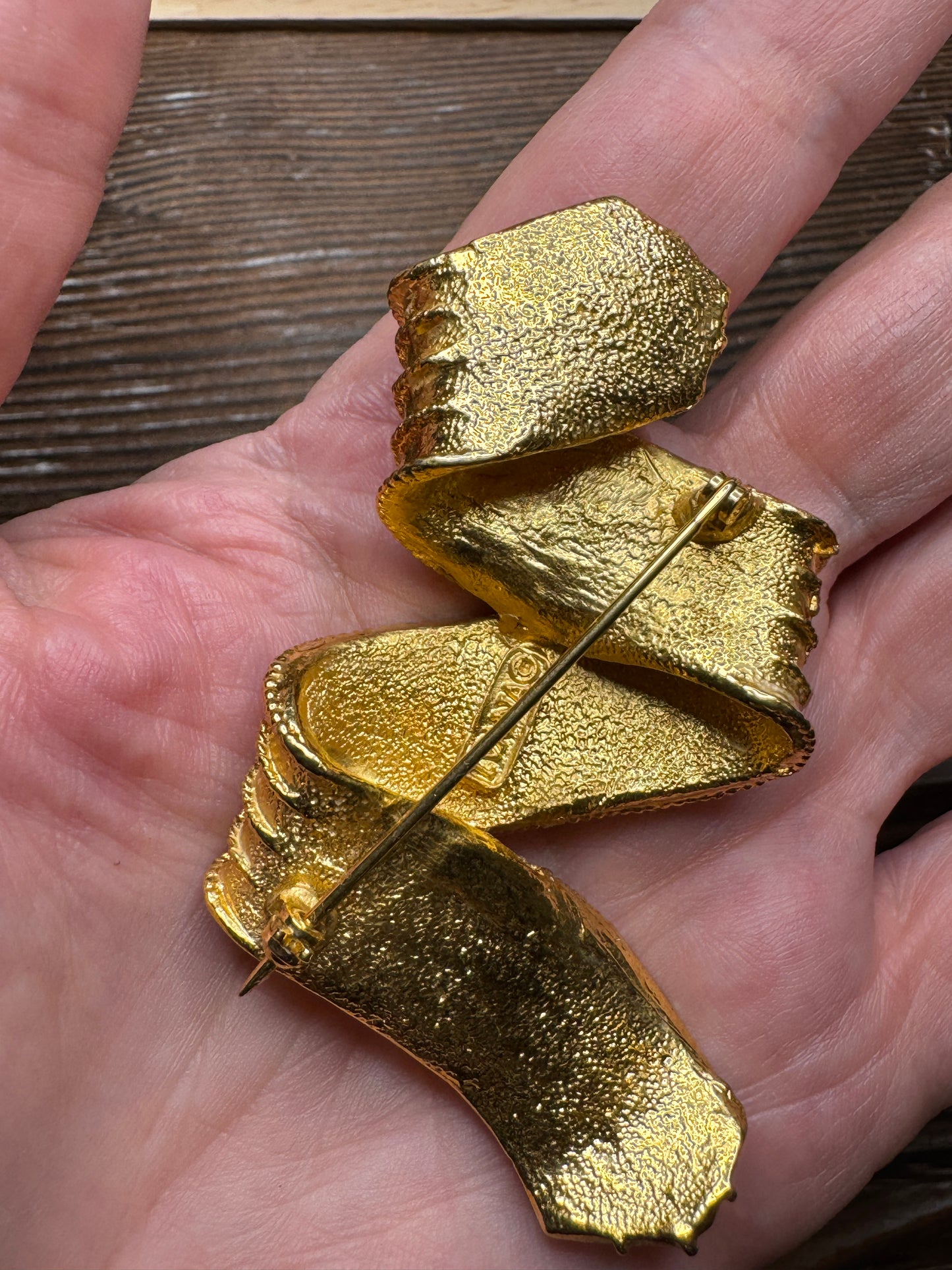 Vintage Ivana Rhinestone Ribbon Bow Brooch Pin Gold Tone Large Pave