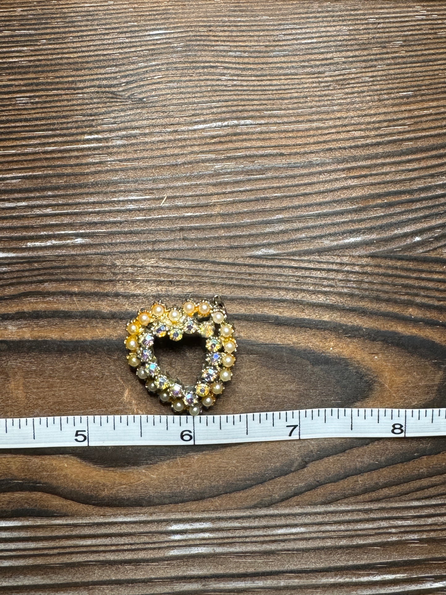 Vintage Pearl Aurora Borealis Rhinestone Wreath Brooch Pin Circle