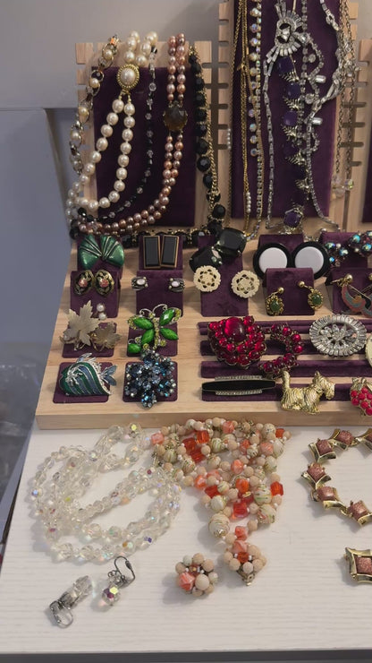 Vintage Wholesale Jewelry Lot 68 Pieces | Kramer Schreiner Carolee Jomaz Brooch | Reseller Wearable | 04