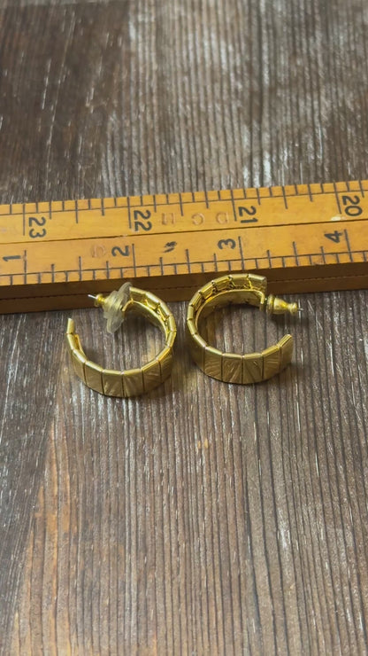 Vintage Gold-Tone Hinged Hoop Earrings