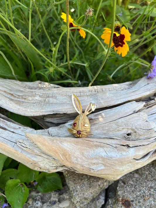 Sarah Coventry Bunny Brooch - Dirty30 Vintage