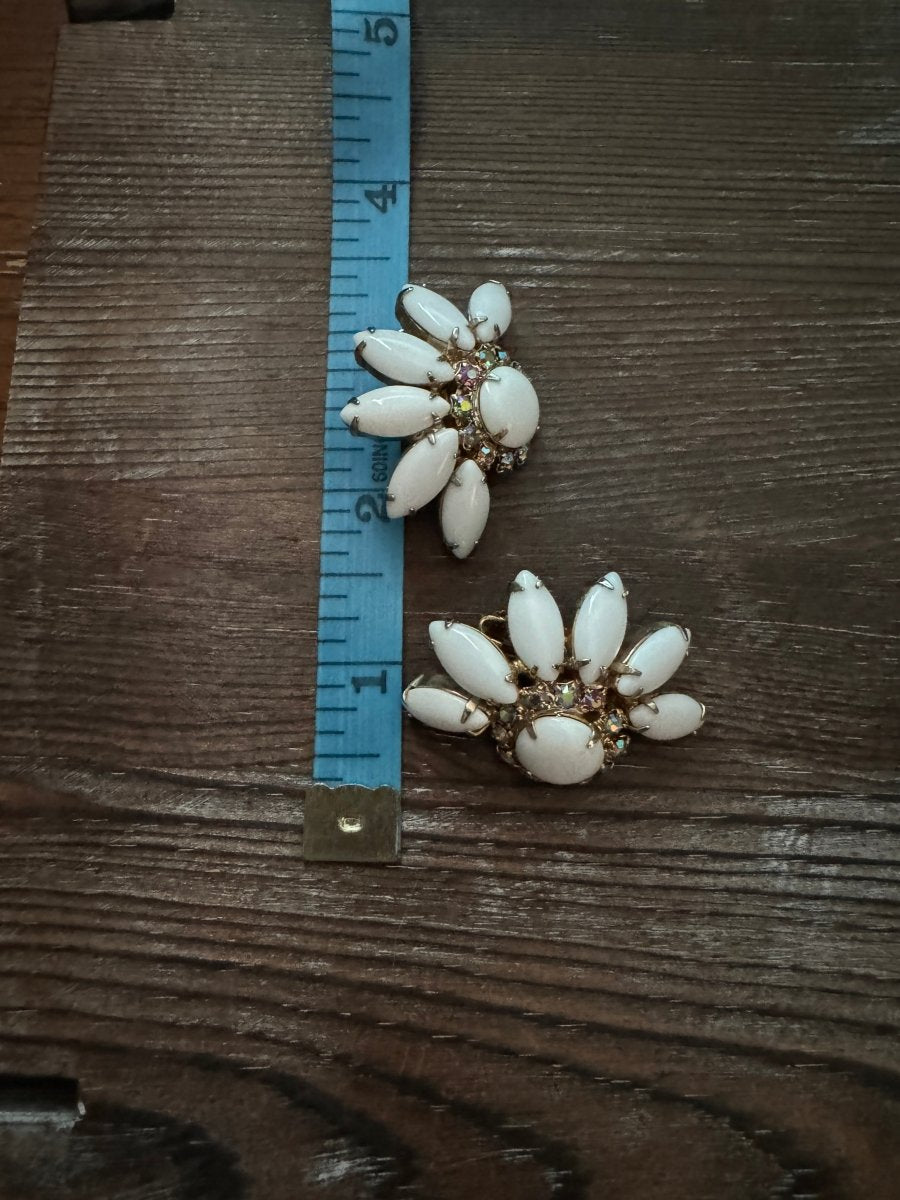 Vintage Milk Glass Open Heart Brooch + Earrings - Dirty30 Vintage