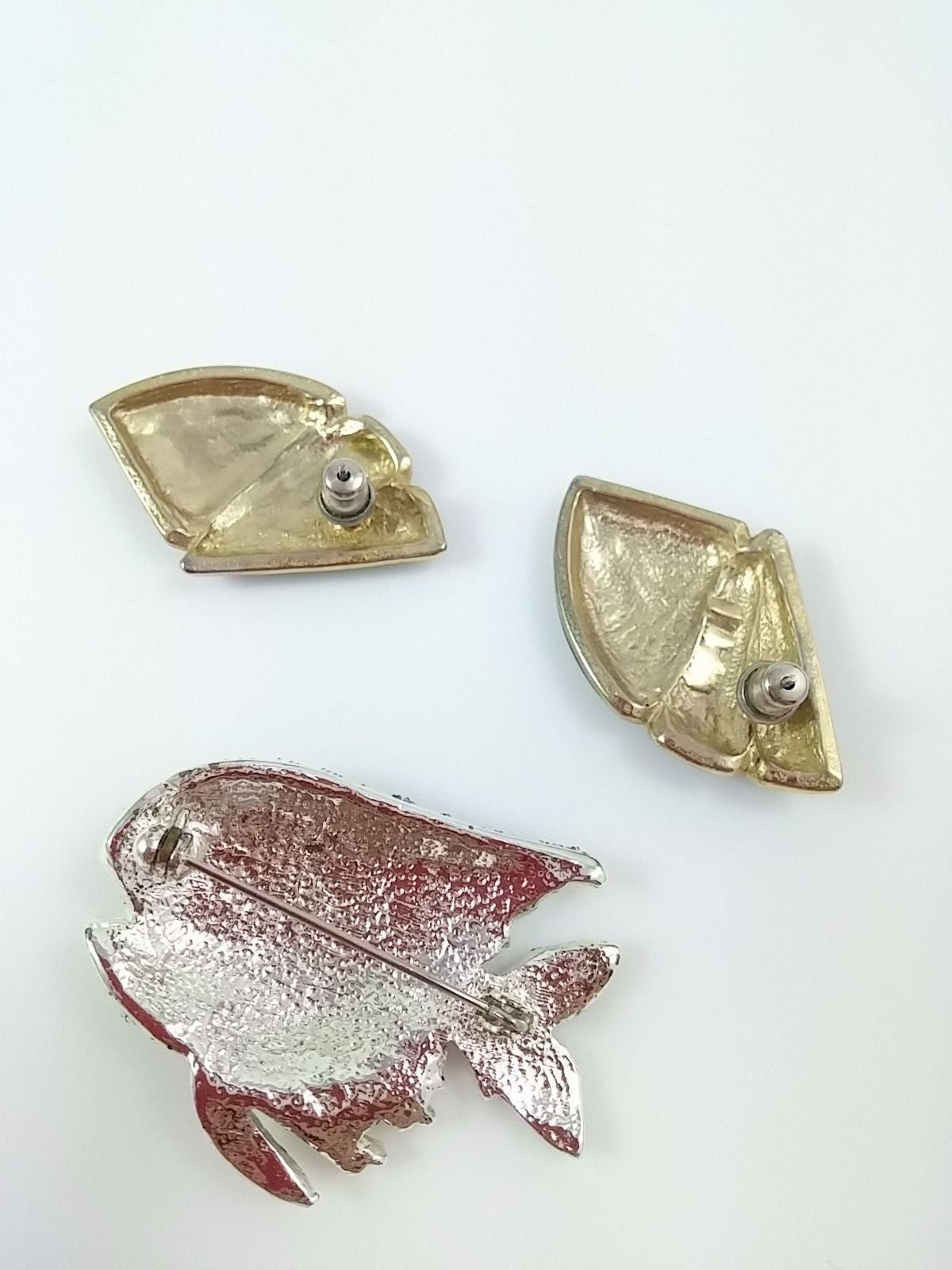 Vintage Enamel Fish Brooch and Earrings Blue Green Silver Tone Figural Pin Set - Dirty 30 Vintage | Vintage Clothing, Vintage Jewelry, Vintage Accessories