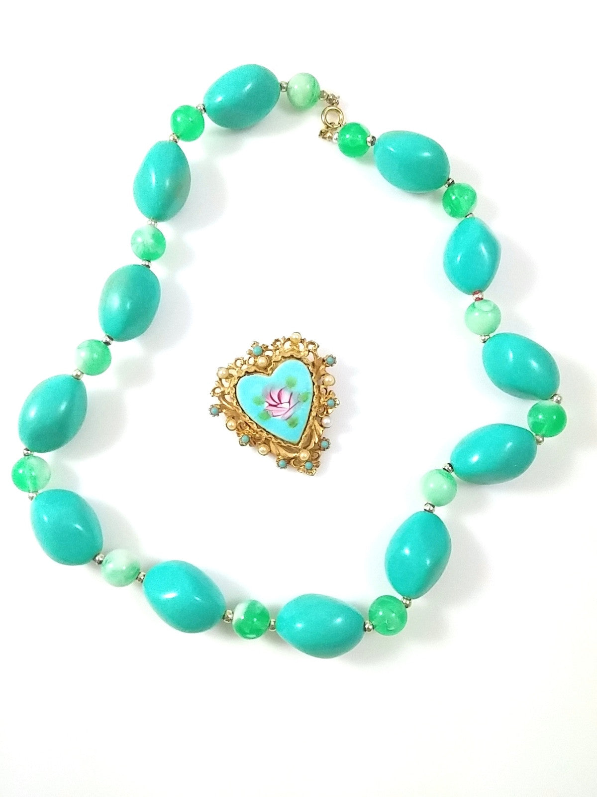 Vintage Turquoise Beaded Necklace & Heart Brooch by ART - Dirty 30 Vintage | Vintage Clothing, Vintage Jewelry, Vintage Accessories