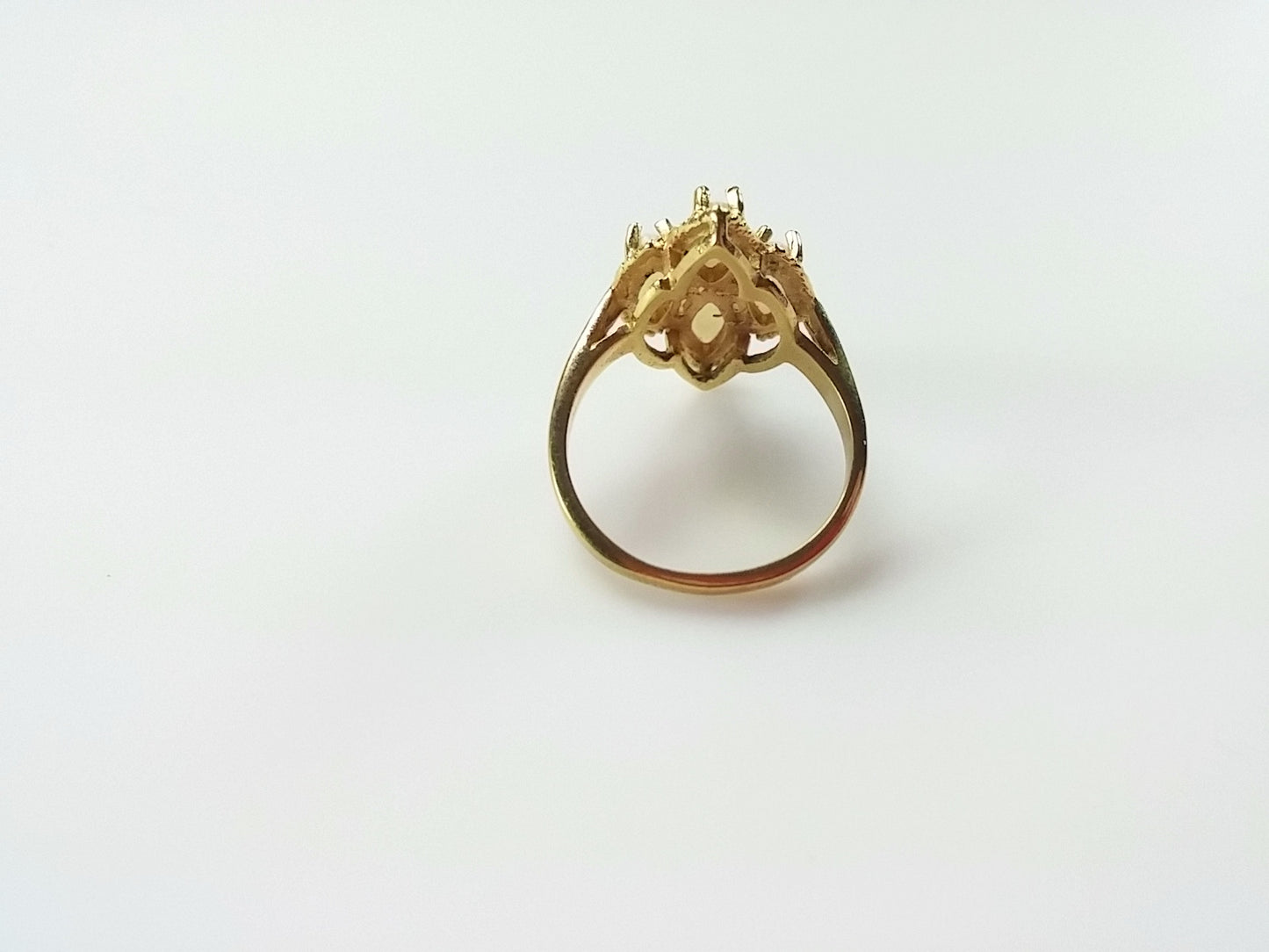 Vintage Ring 18KT HGE Gold Tone w/ White Stone Center Setting - Dirty 30 Vintage | Vintage Clothing, Vintage Jewelry, Vintage Accessories