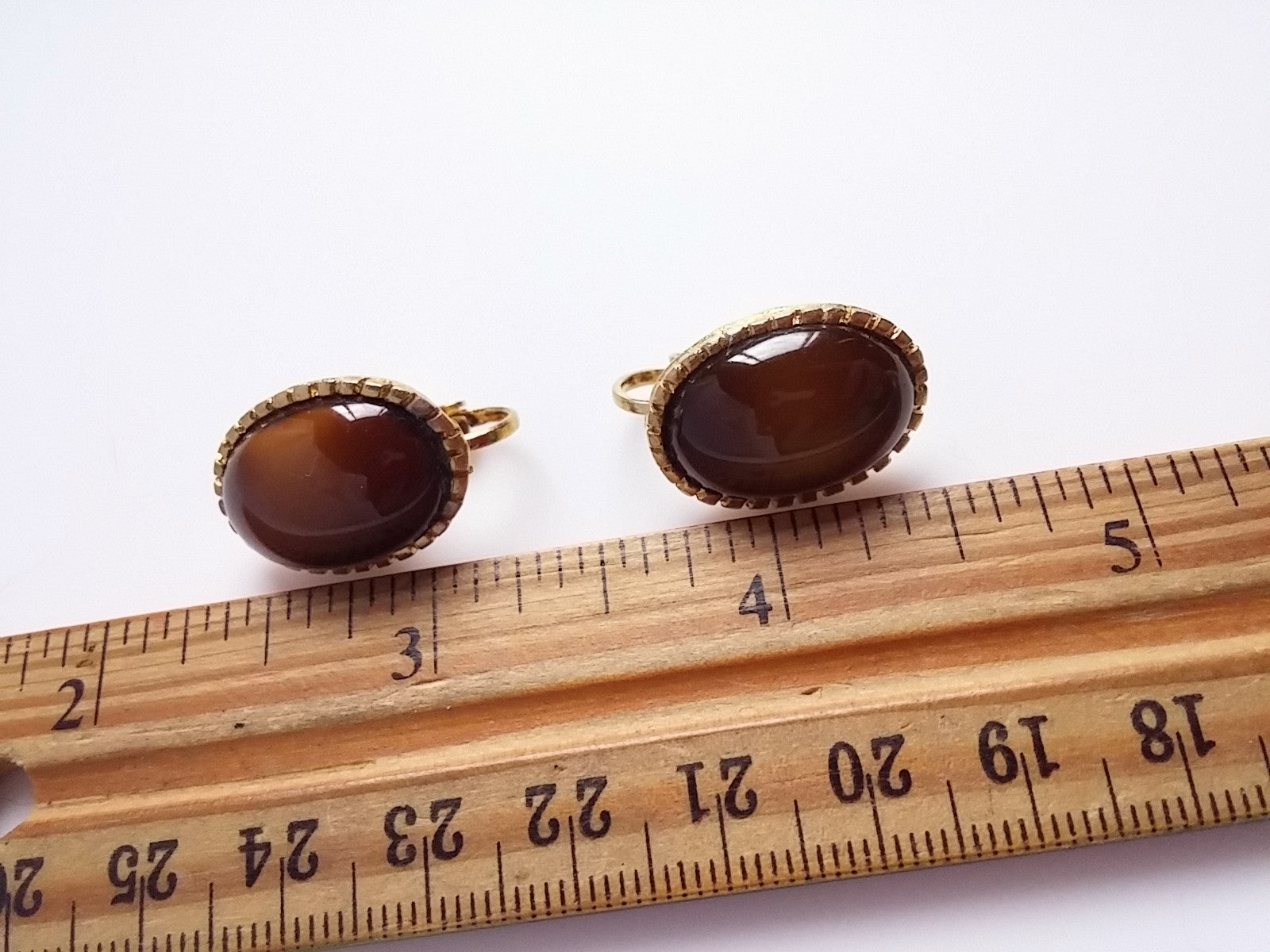 Vintage Earrings Oval Shaped Brown Center Stone - Dirty 30 Vintage | Vintage Clothing, Vintage Jewelry, Vintage Accessories
