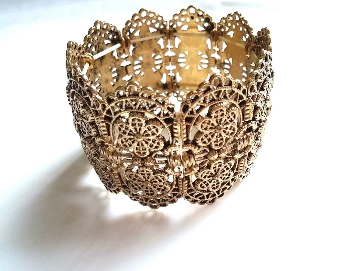 Antiqued Gold Bracelet - Expandable Gold Tone Rectangle Filigree Links - Dirty30 Vintage