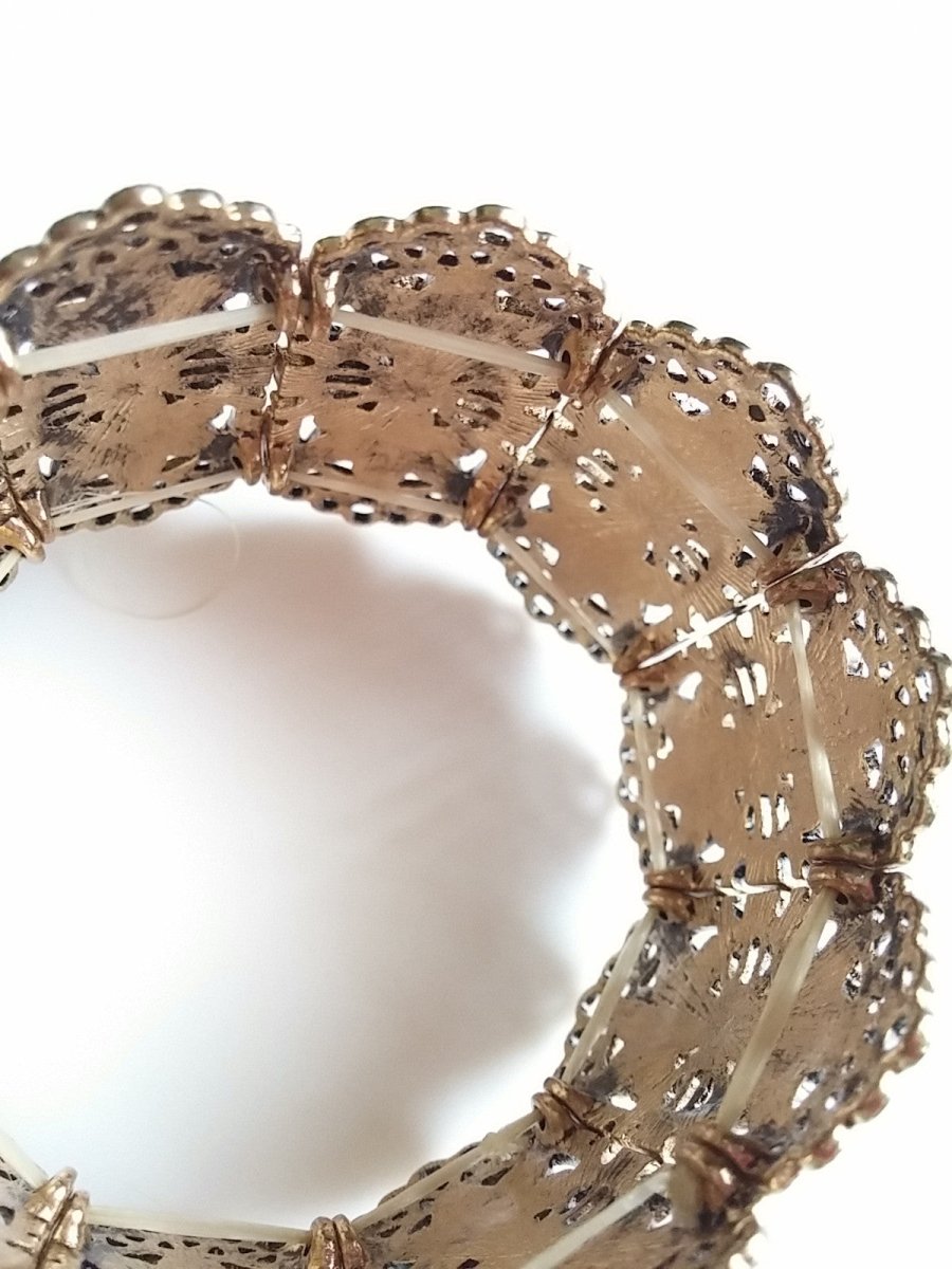 Antiqued Gold Bracelet - Expandable Gold Tone Rectangle Filigree Links - Dirty30 Vintage