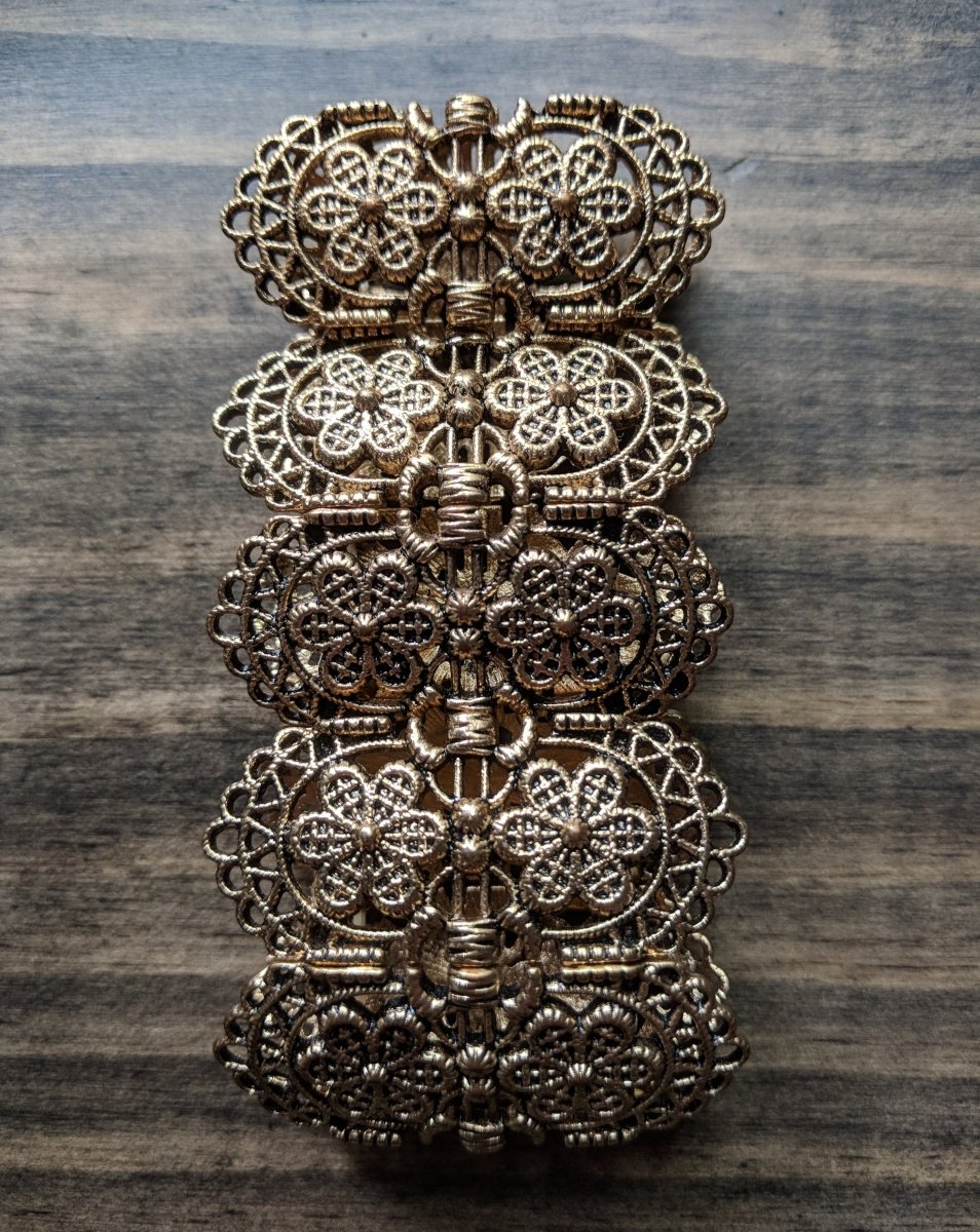 Antiqued Gold Bracelet - Expandable Gold Tone Rectangle Filigree Links - Dirty30 Vintage
