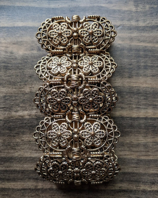 Antiqued Gold Bracelet - Expandable Gold Tone Rectangle Filigree Links - Dirty30 Vintage