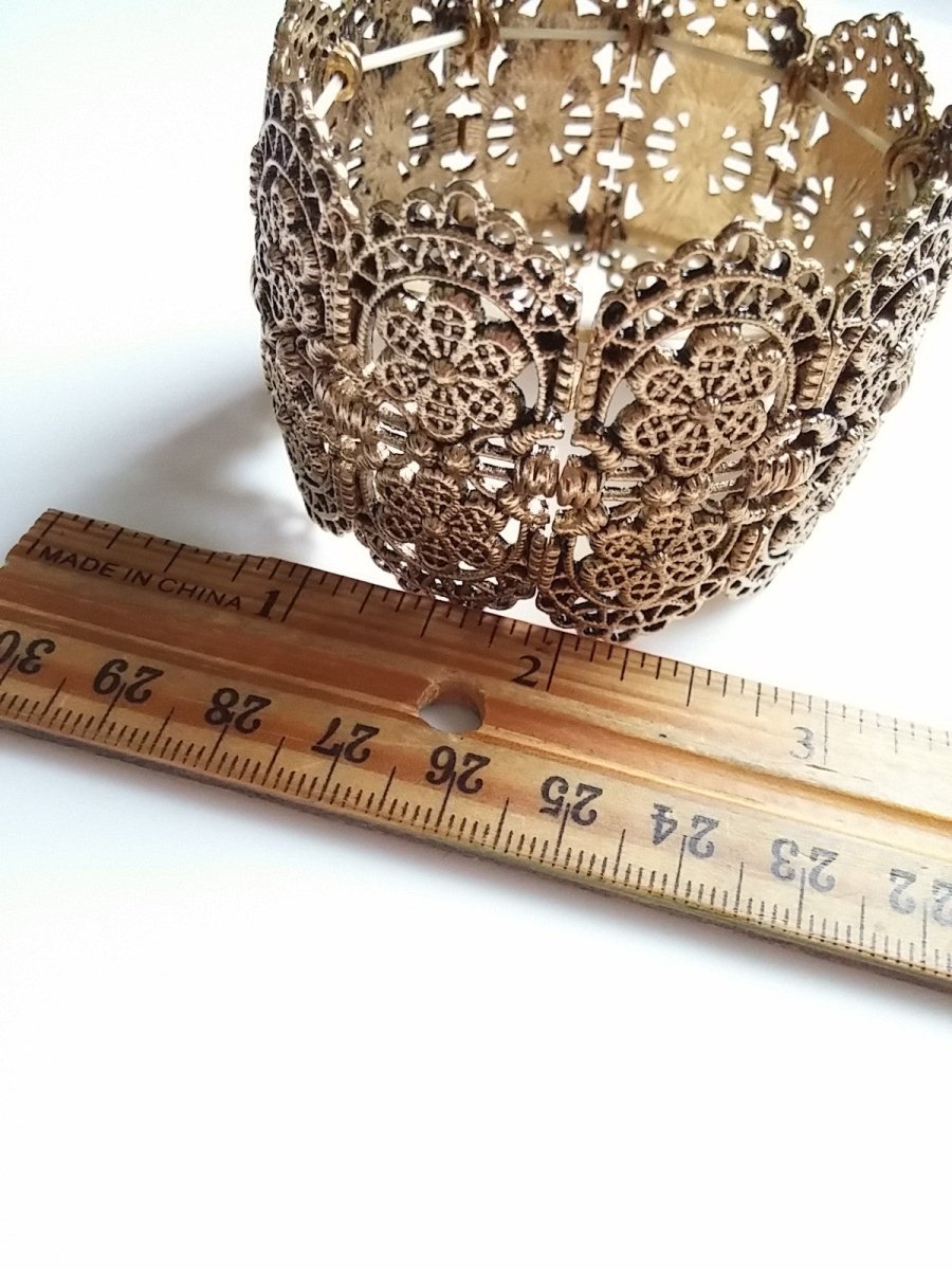 Antiqued Gold Bracelet - Expandable Gold Tone Rectangle Filigree Links - Dirty30 Vintage