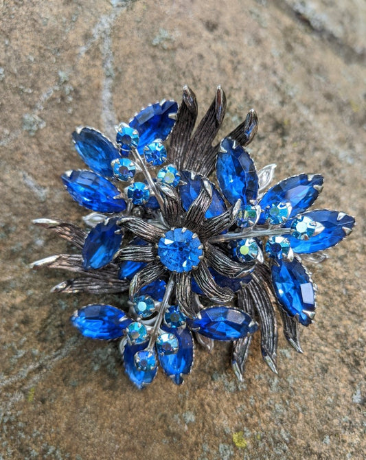 Beau Jewels Unsigned Brooch - Dirty30 Vintage