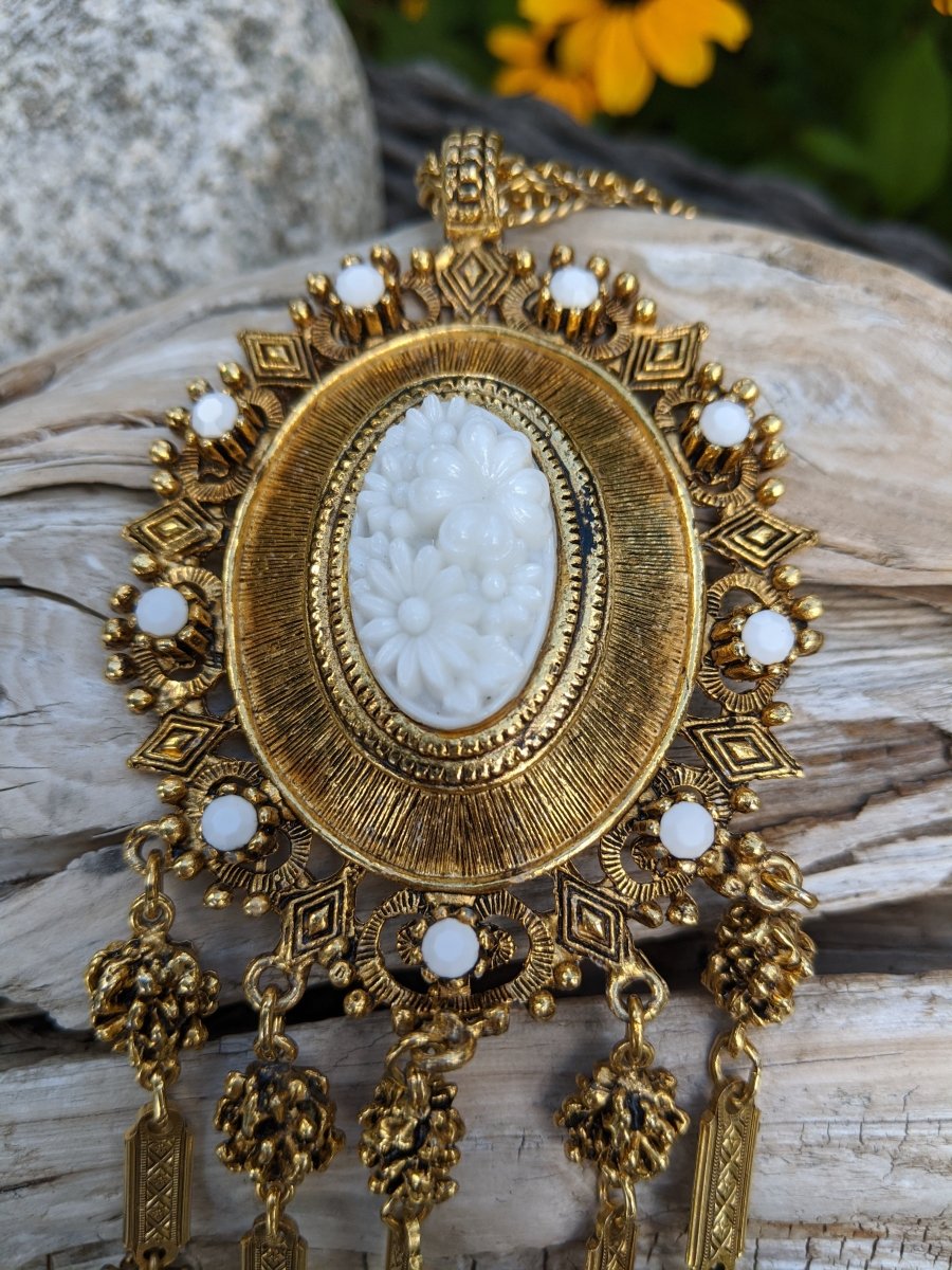 Bold White and Gold Tassel Pendant - Dirty30 Vintage