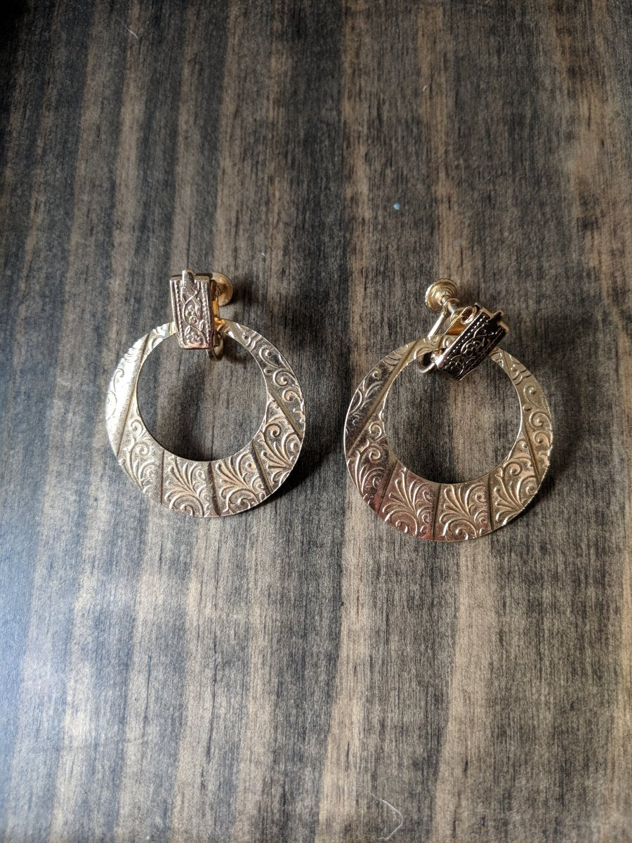Gold Tone Textured Hoop Dangle Clip Earrings - Dirty30 Vintage