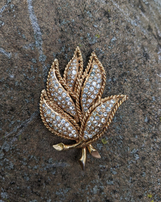 Hattie Carnegie Leaf Brooch - Dirty30 Vintage