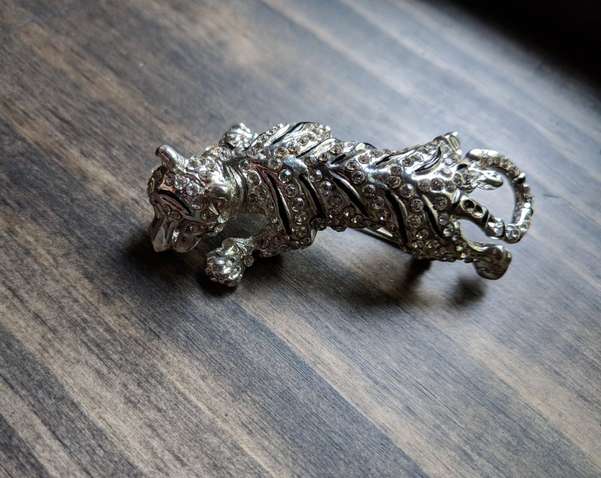 RAWR! Tiger/ Panther Silver Tone with Clear & Black Rhinestone - Dirty30 Vintage
