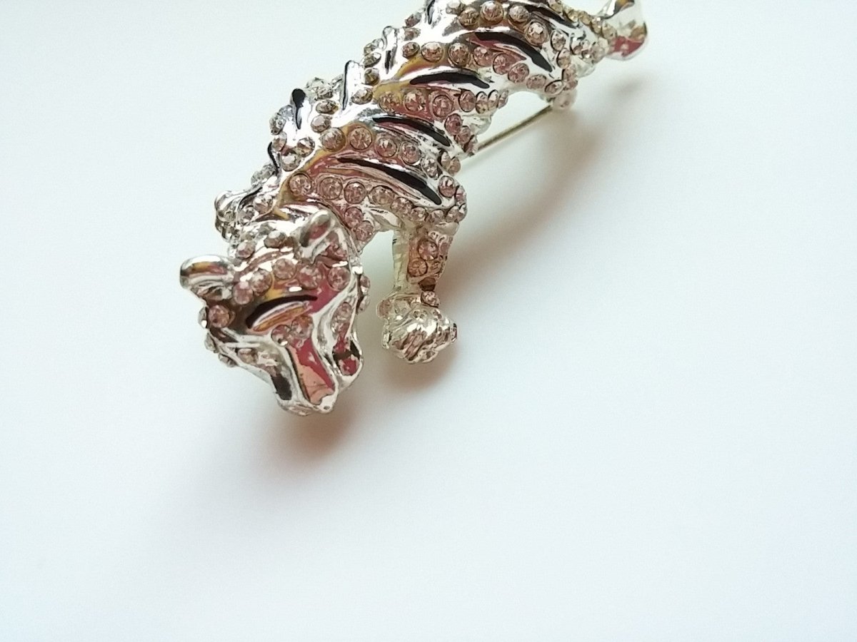 RAWR! Tiger/ Panther Silver Tone with Clear & Black Rhinestone - Dirty30 Vintage