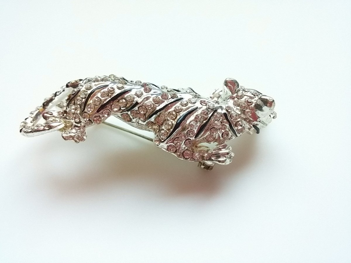 RAWR! Tiger/ Panther Silver Tone with Clear & Black Rhinestone - Dirty30 Vintage