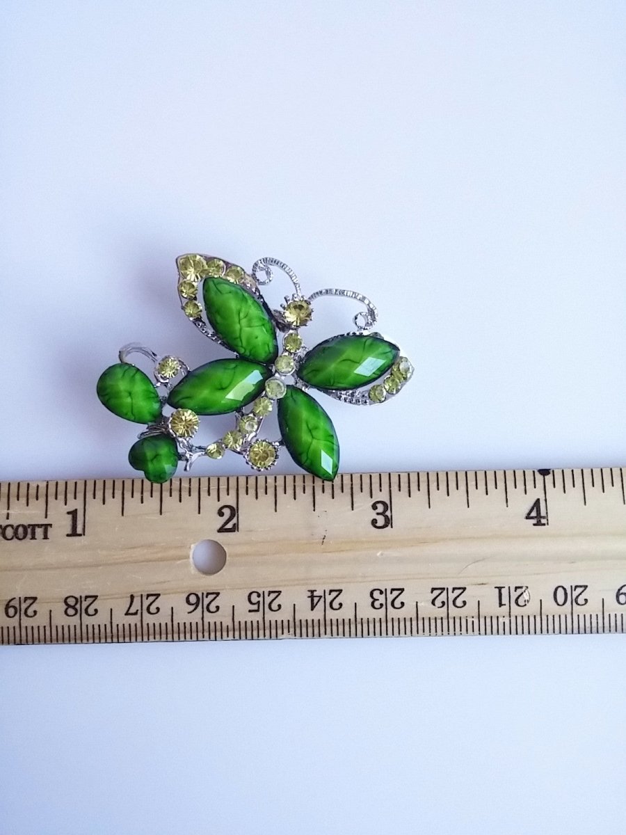 Sweet Butterfly Brooch Green Green Facet Cut Wing Accent w/ Peridot Colored Rhinestone - Dirty30 Vintage