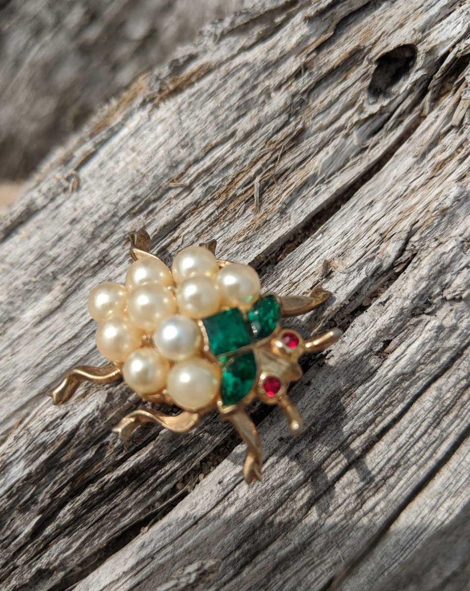 Trifari Brooch - book piece - Dirty30 Vintage