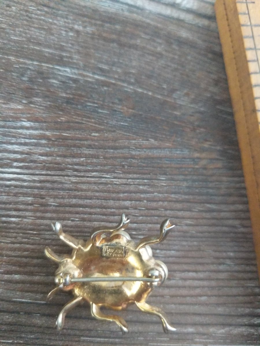 Trifari Brooch - book piece - Dirty30 Vintage