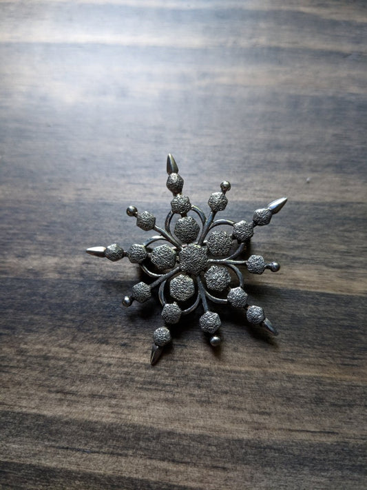 Vintage 50s 60s Snowflake Starburst Pendant Brooch Silver Tone - Dirty30 Vintage