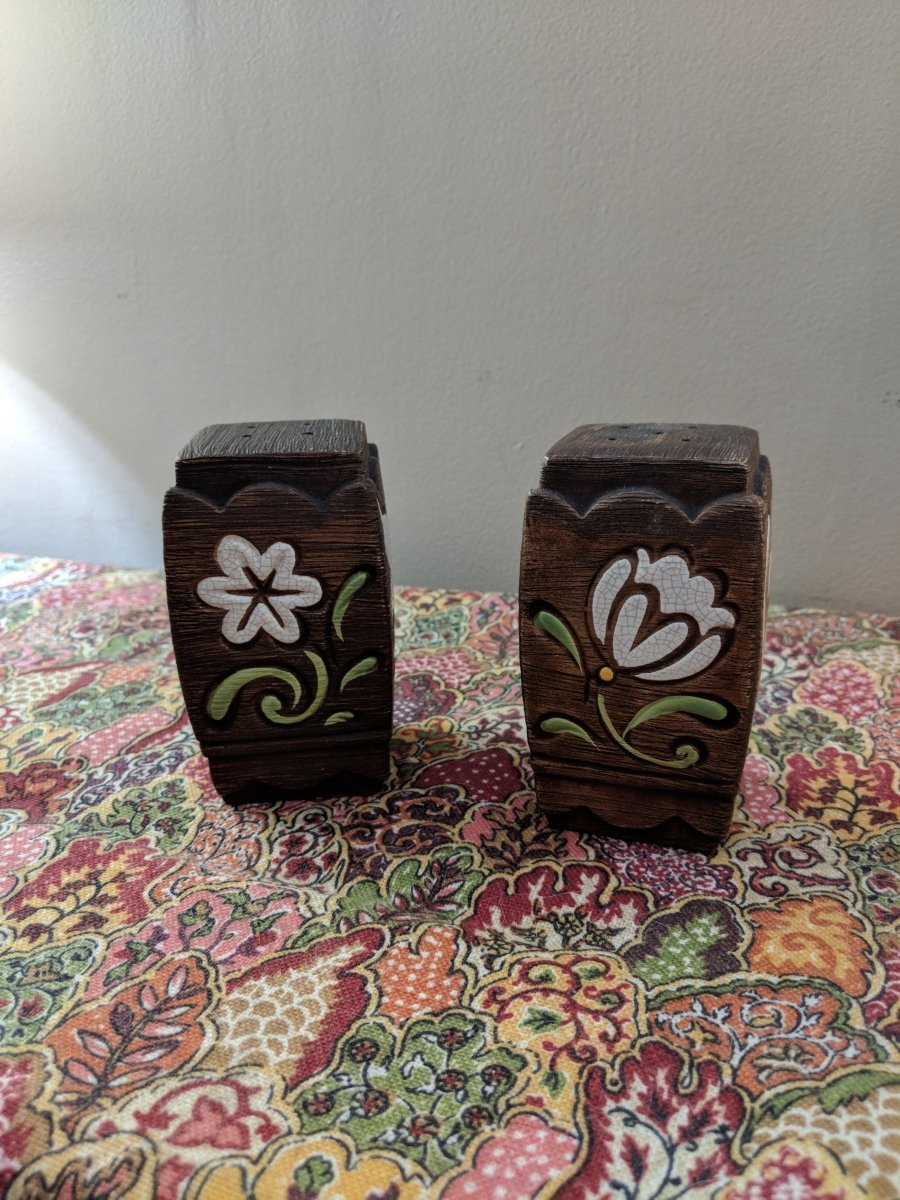 Vintage Brayton Laguna Brown Ceramic Pottery Salt & Pepper Shakers - Dirty30 Vintage
