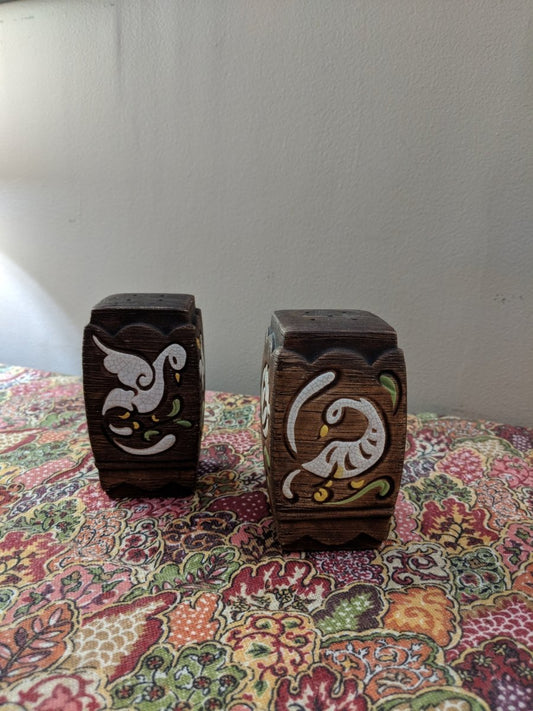 Vintage Brayton Laguna Brown Ceramic Pottery Salt & Pepper Shakers - Dirty30 Vintage