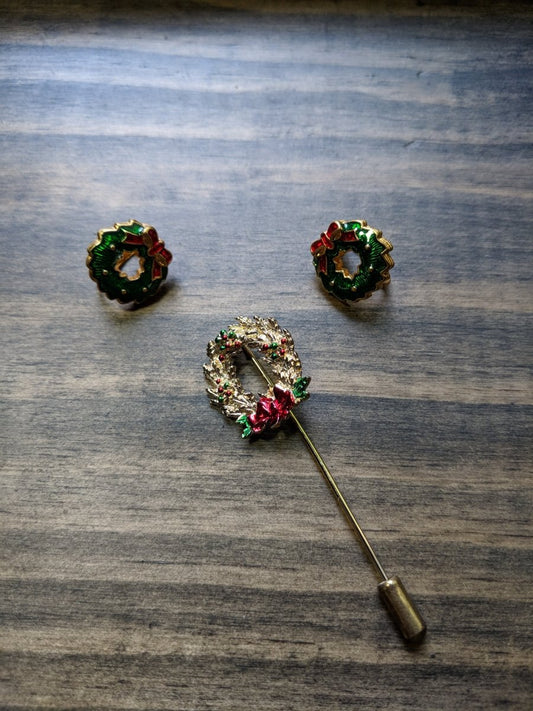 Vintage Christmas Set Wreath Brooch / Lapel Pin and Clip Earrings - Dirty30 Vintage