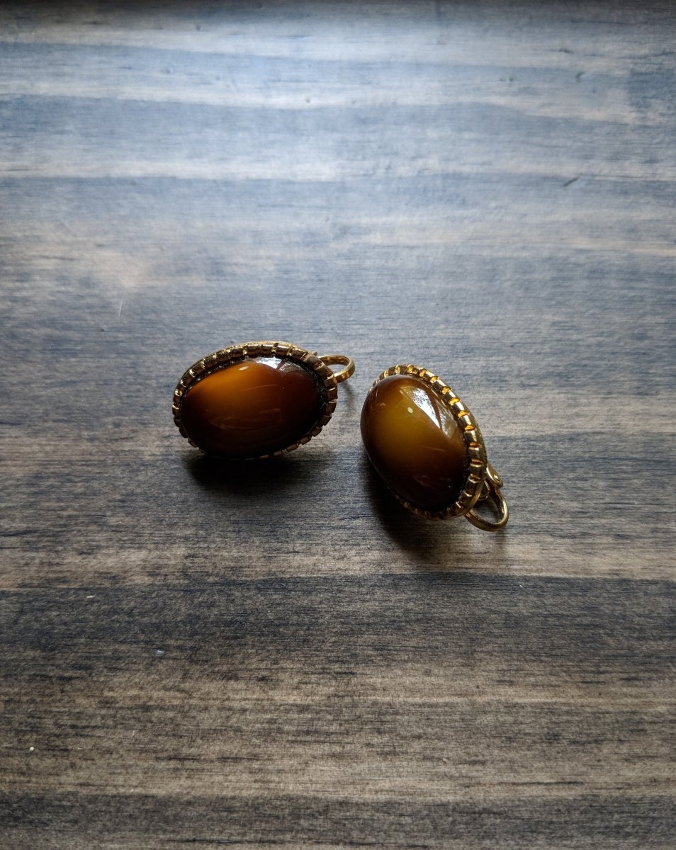 Vintage Earrings Oval Shaped Brown Center Stone - Dirty30 Vintage