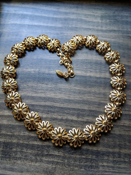Vintage Monet Flower Design Flat 16" Necklace - Dirty30 Vintage