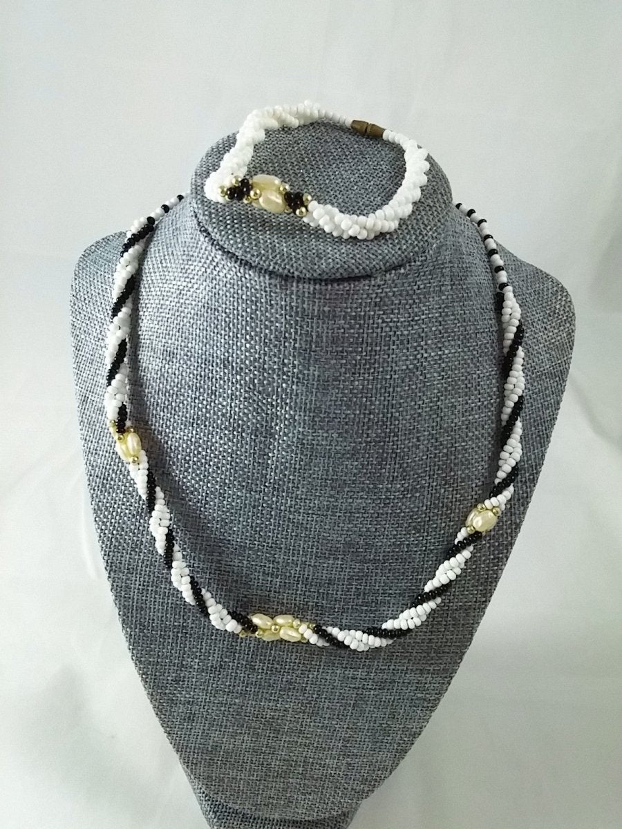 Vintage Necklace & Bracelet Set Black White - Dirty30 Vintage
