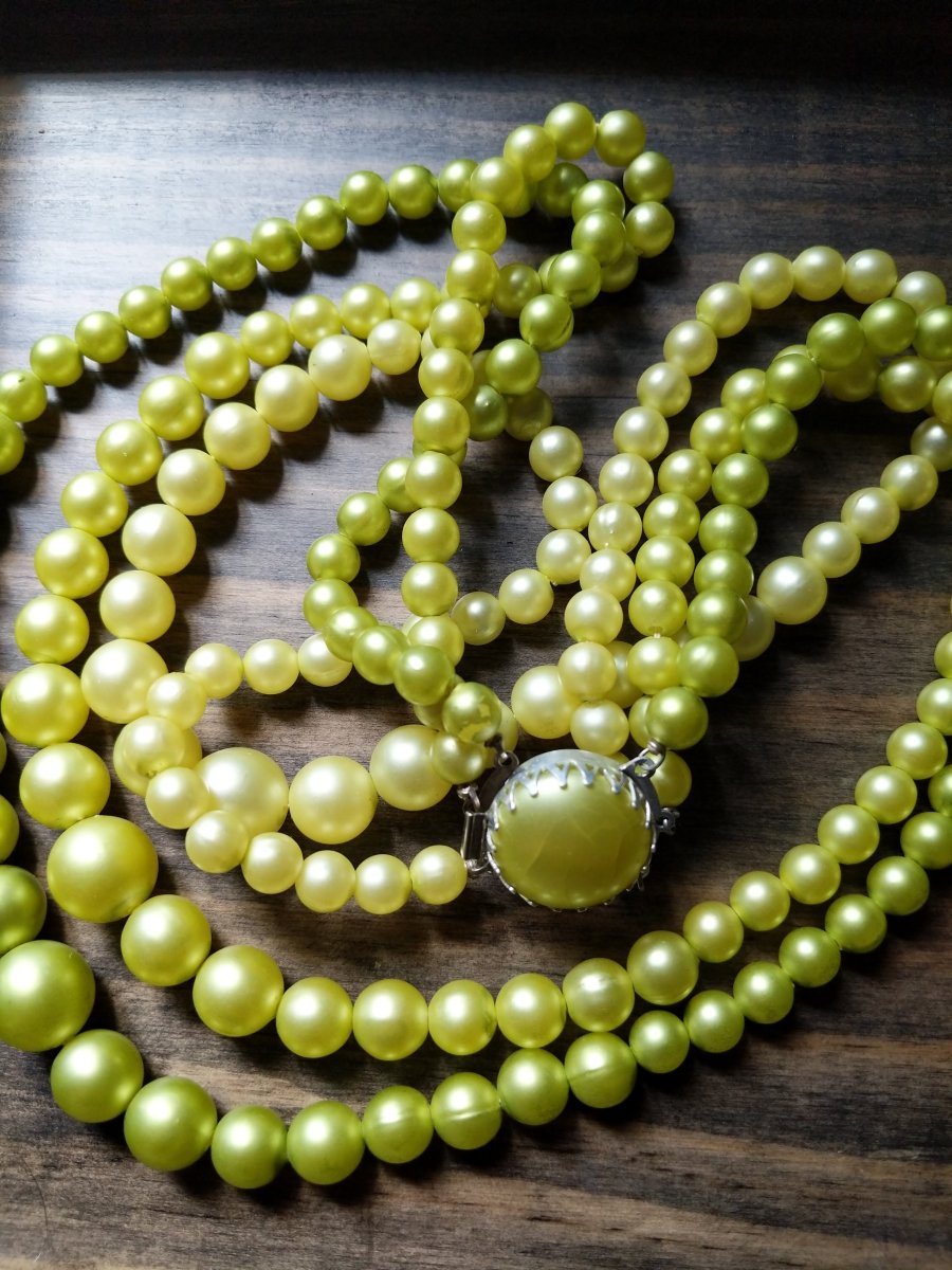 Vintage Necklace Green Triple Strand - Dirty30 Vintage
