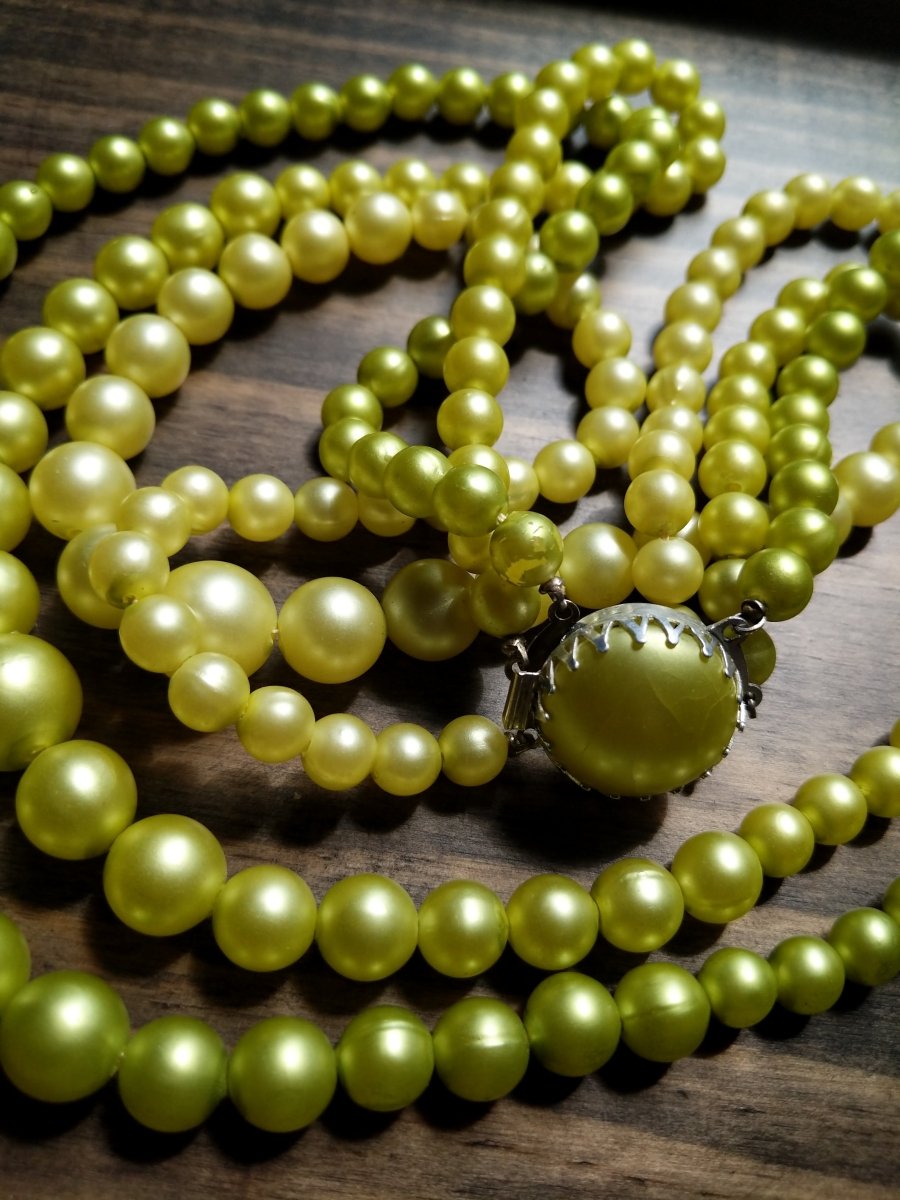 Vintage Necklace Green Triple Strand - Dirty30 Vintage