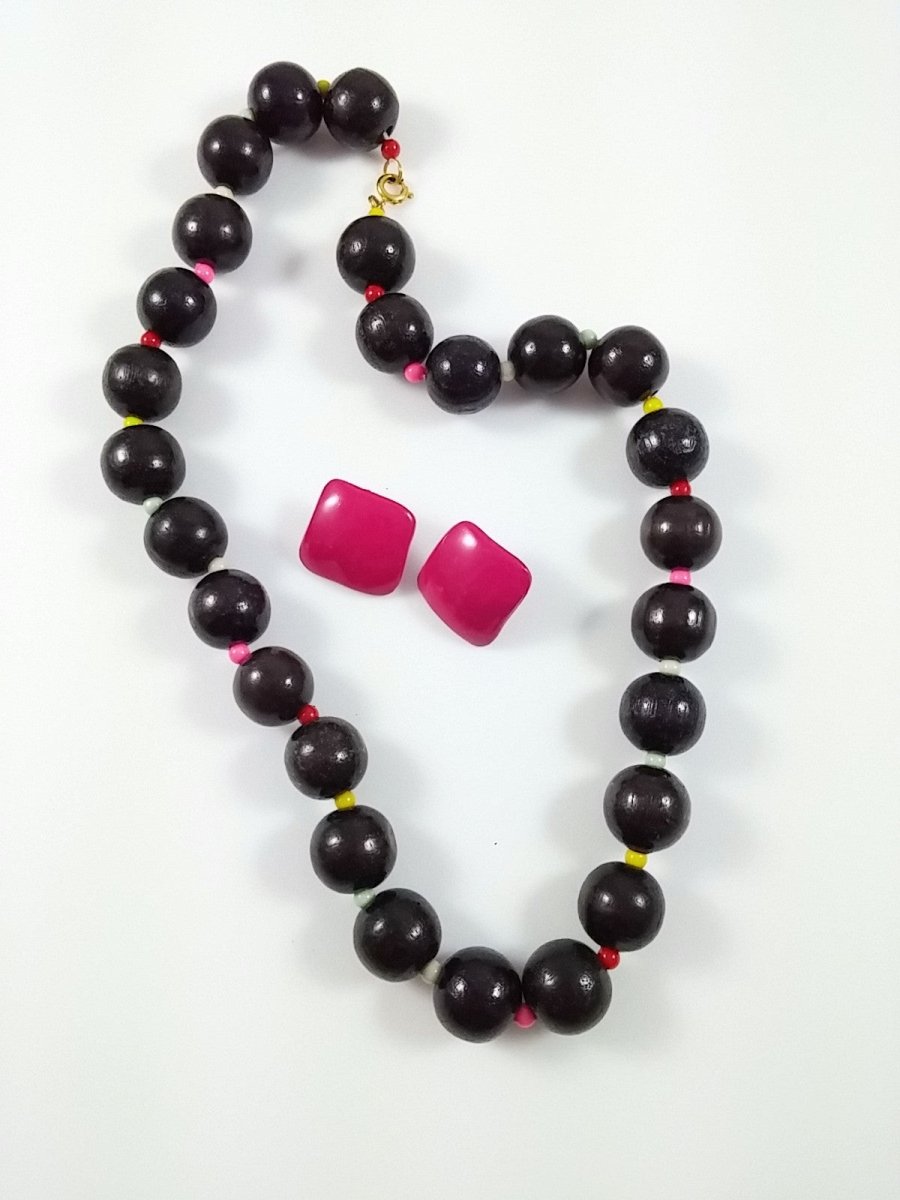 Vintage Wood and Plastic Beaded Necklace w/ Bergere Hot Pink Earrings - Dirty30 Vintage