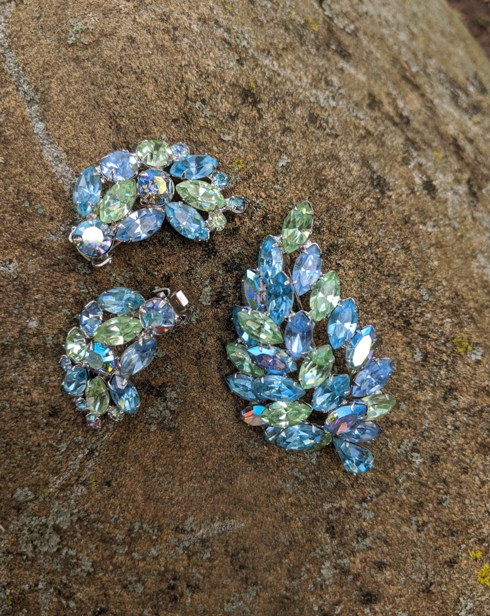 Weiss Brooch + Clip Earring Set - Dirty30 Vintage